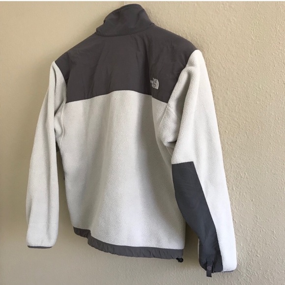 Women’s North Face Fleece - S - Picture 2 of 4